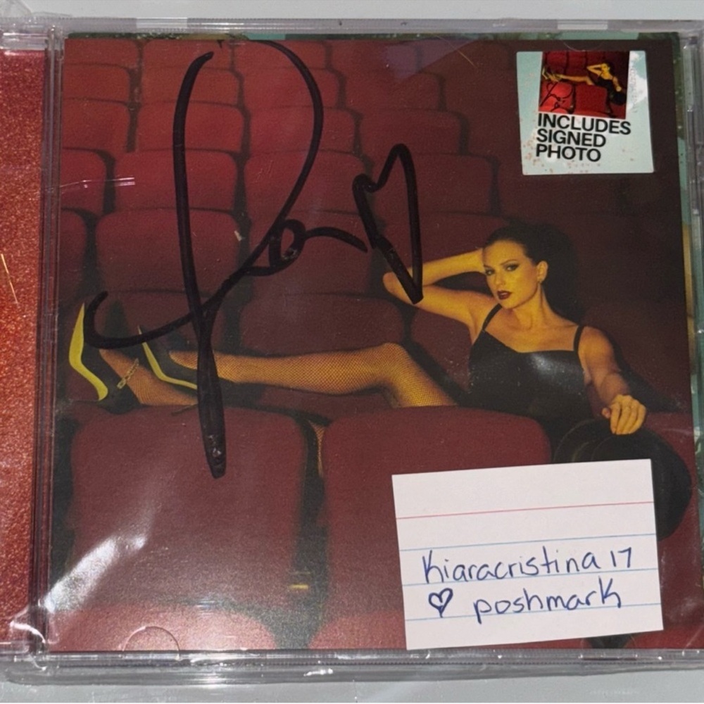 Bundle Taylor Swift - The Life of a Showgirl CD with Signed Photo 4